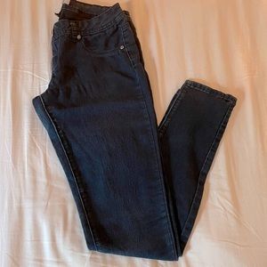 Diamond well fitting jeans. Give your butt the beautiful heart shape.